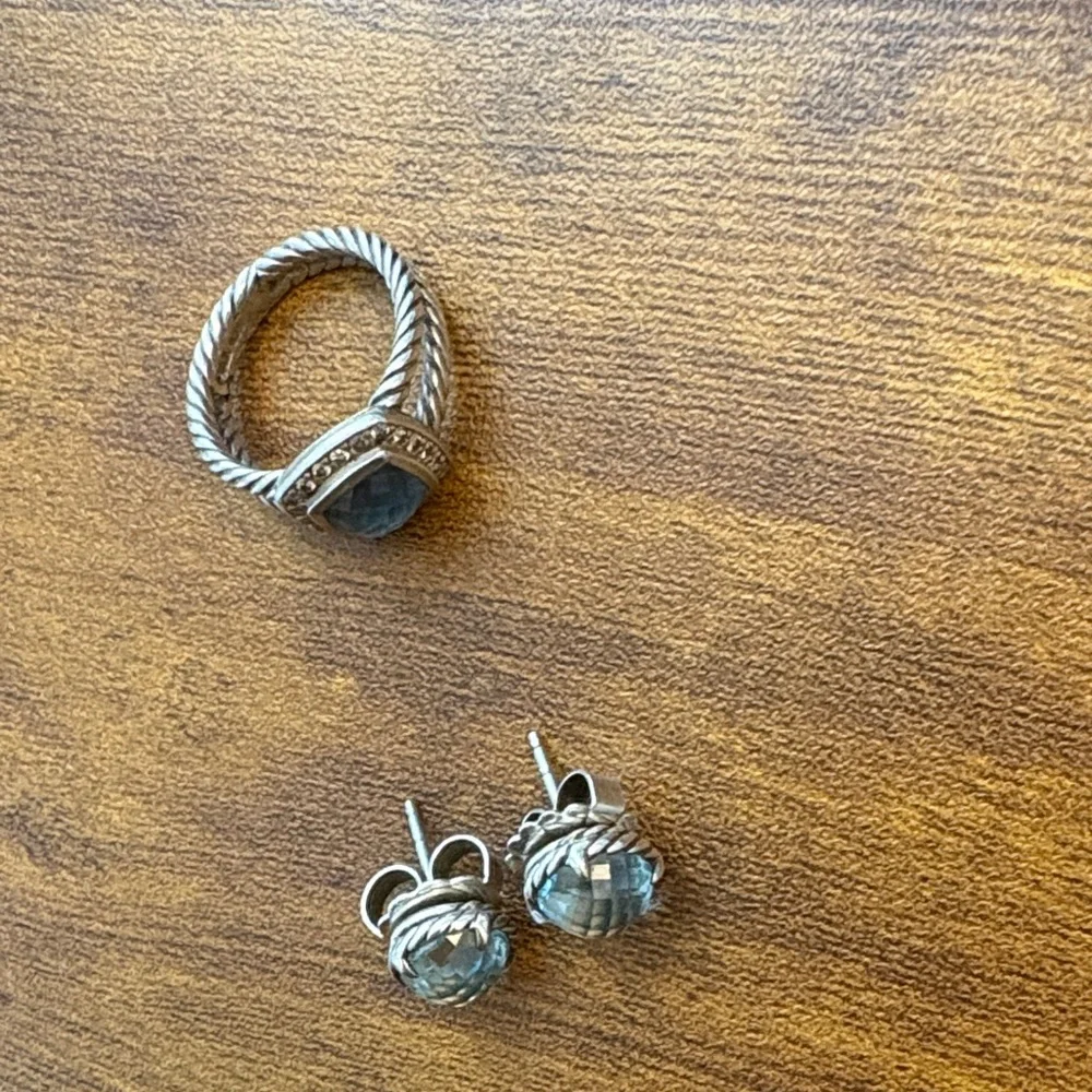 David Yurman Ring and Earring Set with Blue Stones - Picture 5 of 13